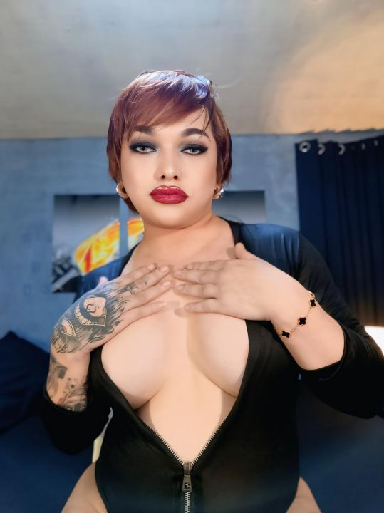 Webcam chat profile for DominantSanya: Bondage & discipline