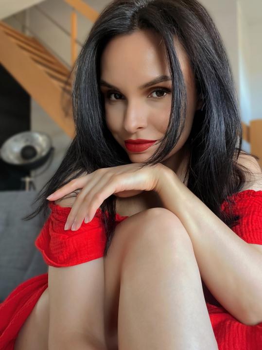 Webcam chat profile for Boni: Ask about my Hobbies