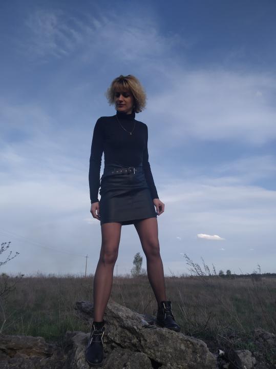 Webcam chat profile for MiaSkye: Travel