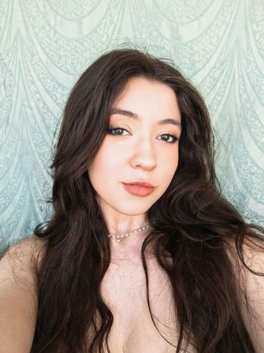 Webcam chat profile for Briarrose: Ask about my Hobbies