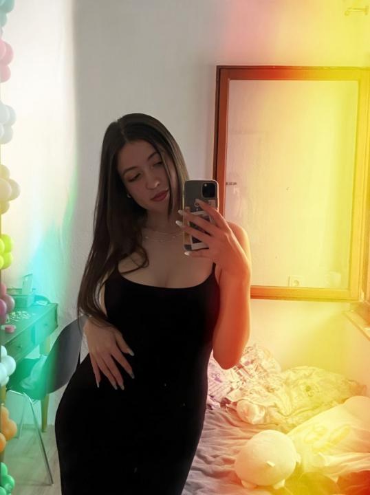 Webcam chat profile for Briarrose: Ask about my Hobbies