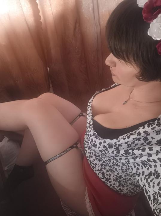 Webcam chat profile for MoonlitSiren