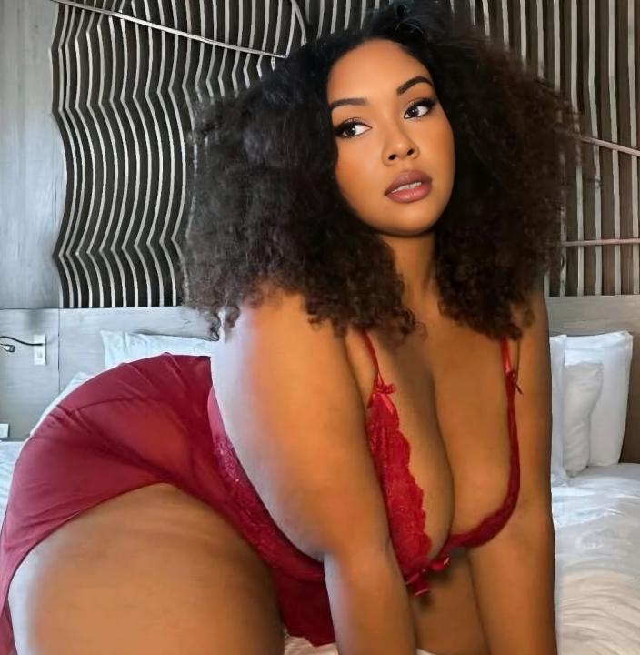 Webcam chat profile for TillyBinx: Foot fetish