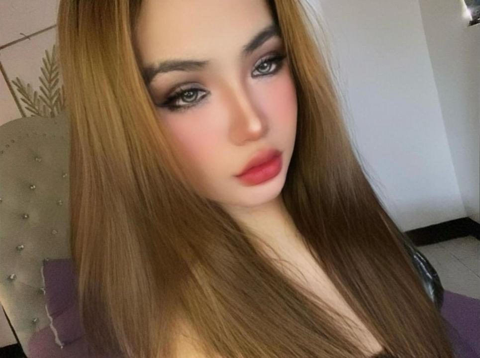 Webcam chat profile for VictoriaLore: Nails