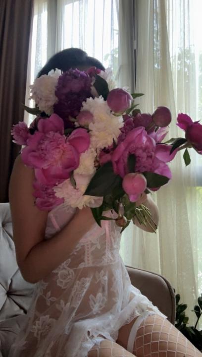 Webcam chat profile for deserFlower: Dancing