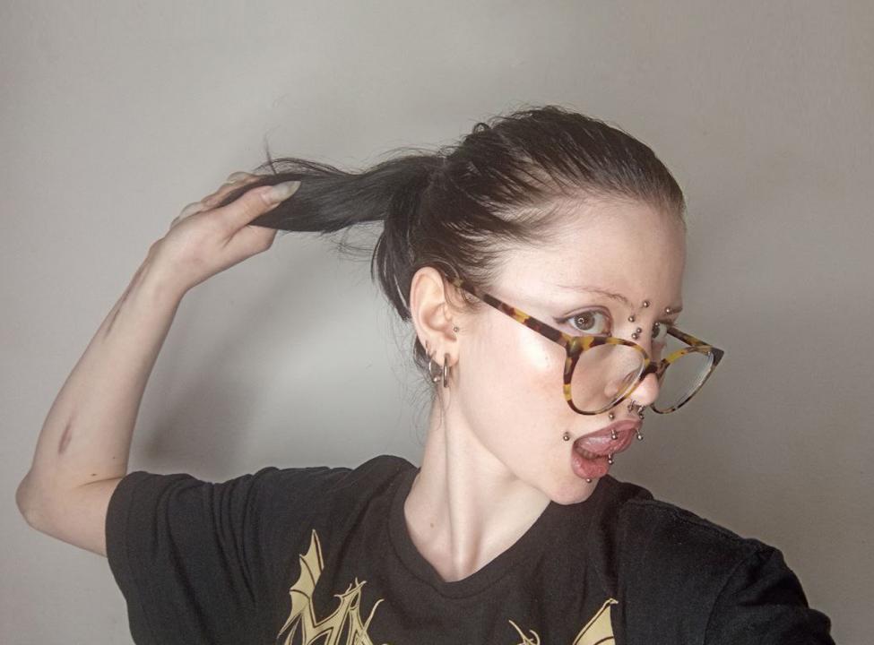 Webcam chat profile for Naatti: Outfits