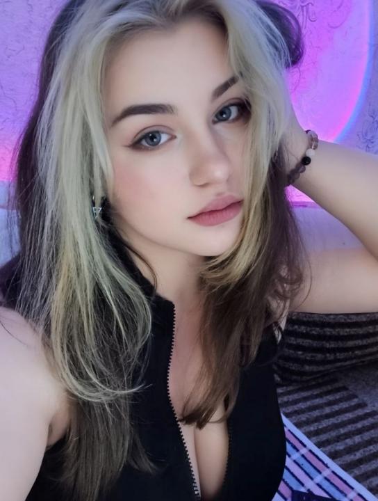 Webcam chat profile for AlSunset22: Sports