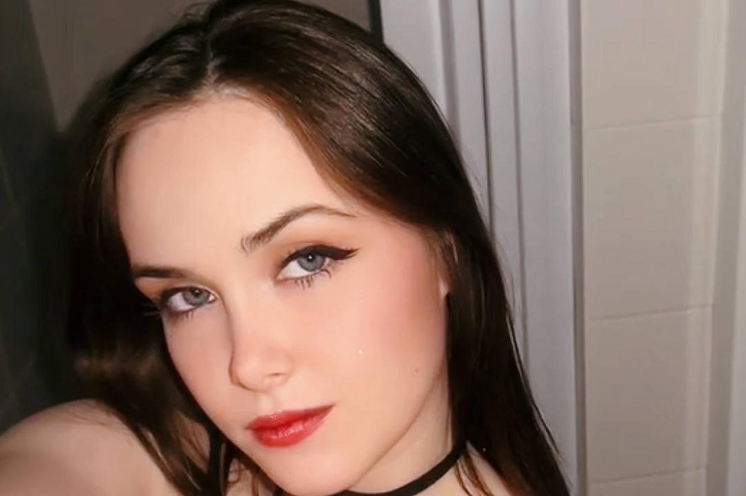 Webcam chat profile for Vonulat: Legs, feet & shoes