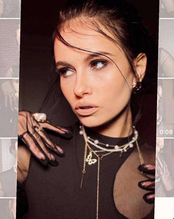 Webcam chat profile for KatherinA: Freckles