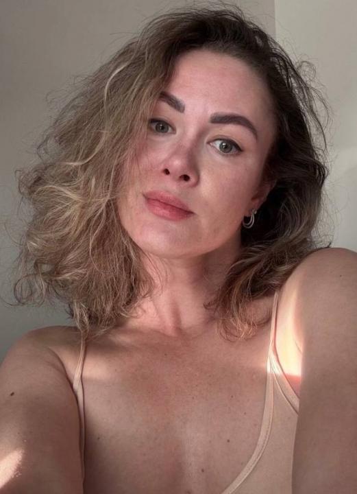 Webcam chat profile for ValeE: Ask about my Hobbies
