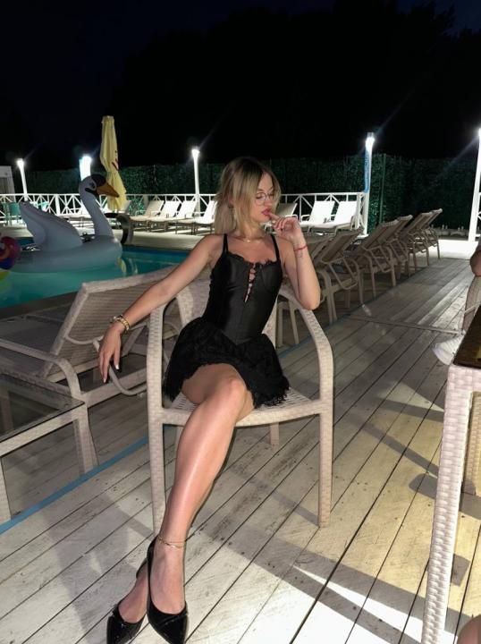 Webcam chat profile for Lunna: Ask about my Hobbies