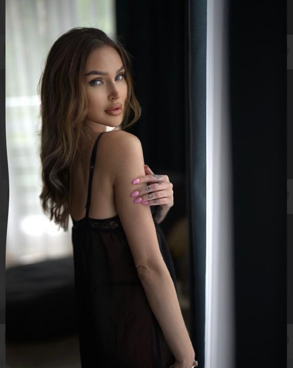 Webcam chat profile for YoureLuckElina1: Outfits
