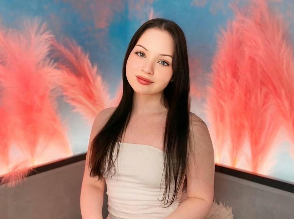 Webcam chat profile for AmeliaLims: Legs, feet & shoes