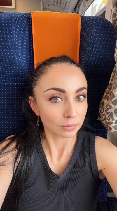 Webcam chat profile for Ve3ronica: Ask about my Hobbies