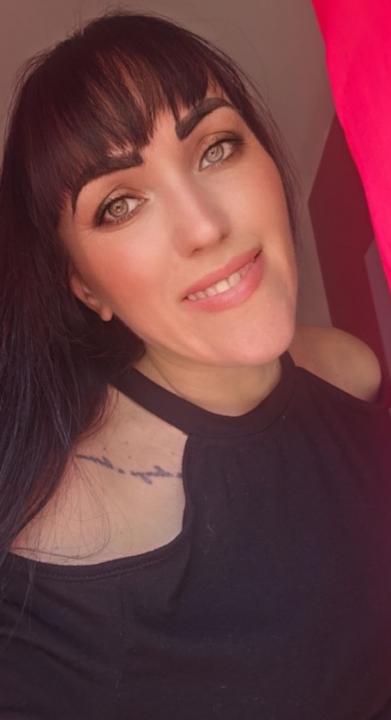 Webcam chat profile for Lerra: Ask about my Hobbies