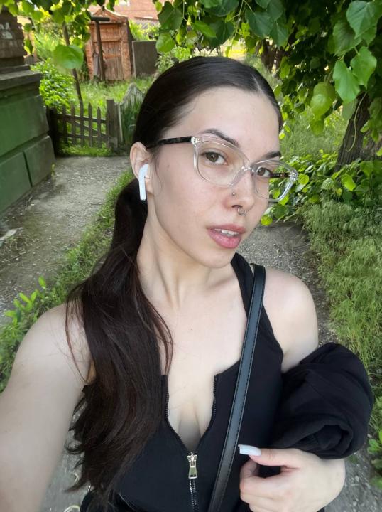 Webcam chat profile for KatherineE: Ask about my Hobbies