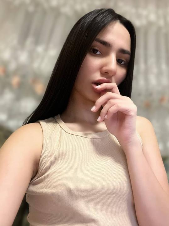 Webcam chat profile for Kumikum: Travel