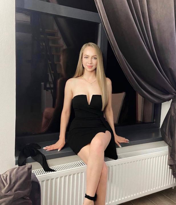 Webcam chat profile for YummyDoll