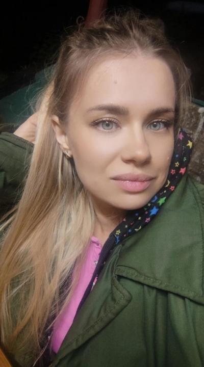 Webcam chat profile for SparkleVibe: Ask about my Hobbies