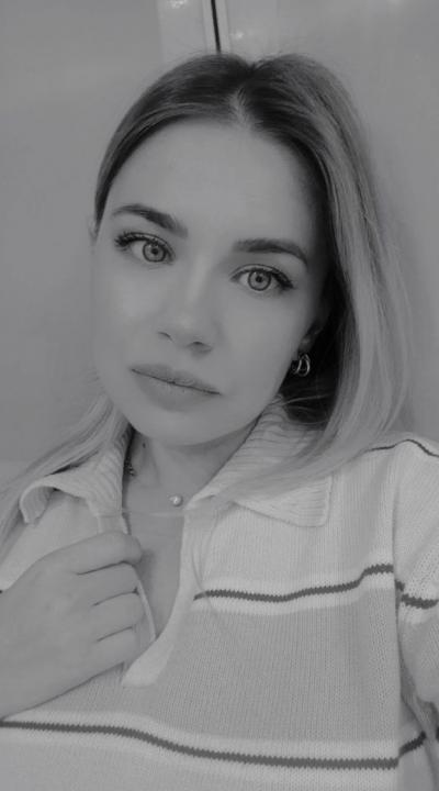 Webcam chat profile for SparkleVibe: Ask about my Hobbies