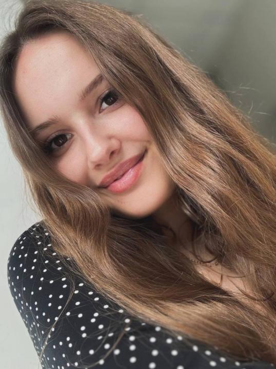 Webcam chat profile for FairyNova: Ask about my Hobbies