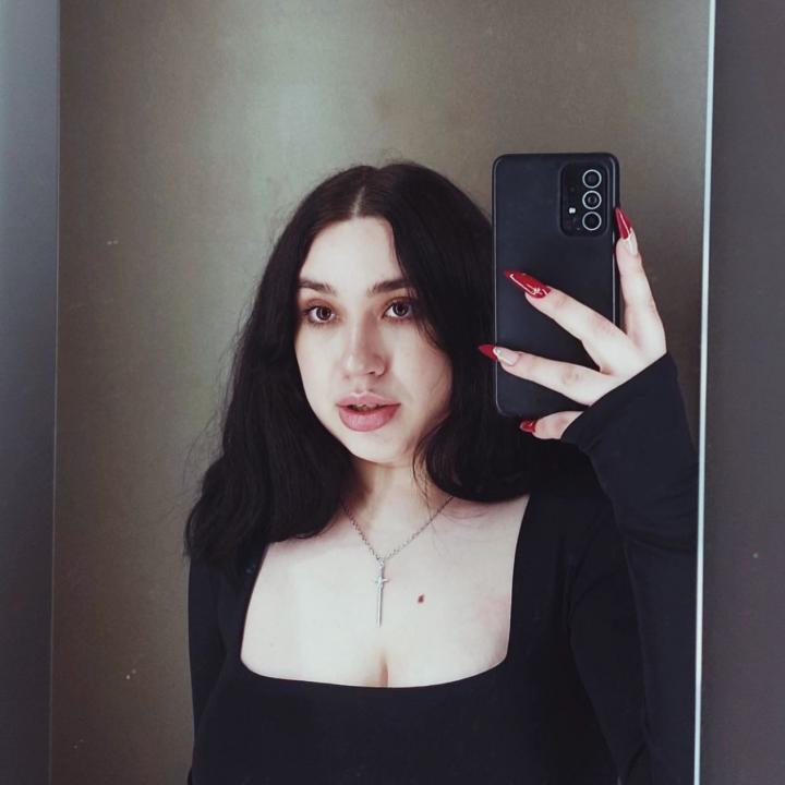 Webcam chat profile for darkeliza: Nails