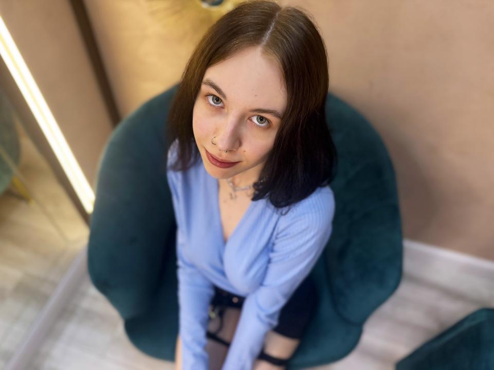 Webcam chat profile for PaulaR61: Legs, feet & shoes