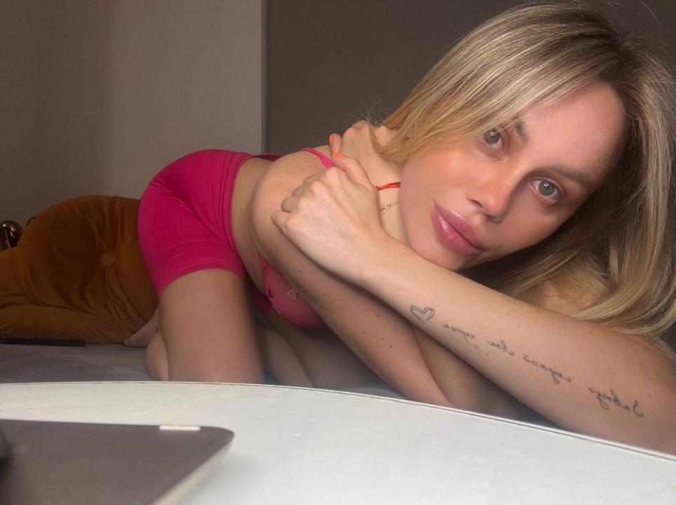 Webcam chat profile for RowanA: Ask about my Hobbies
