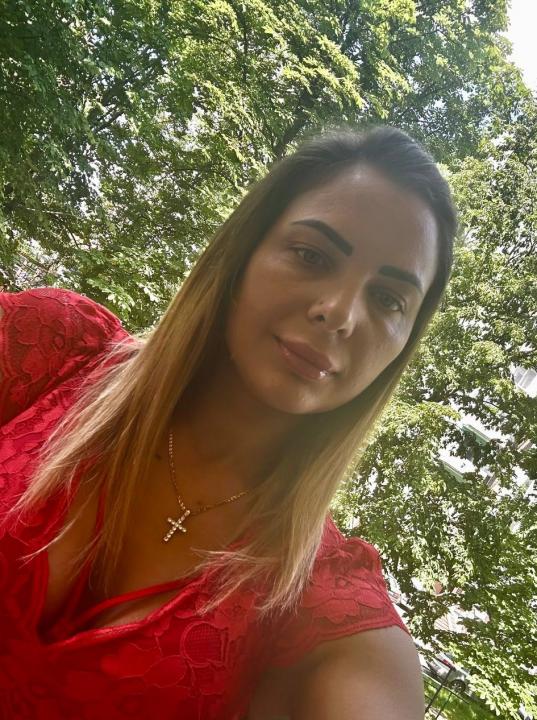 Webcam chat profile for SweetQ: Ask about my Hobbies