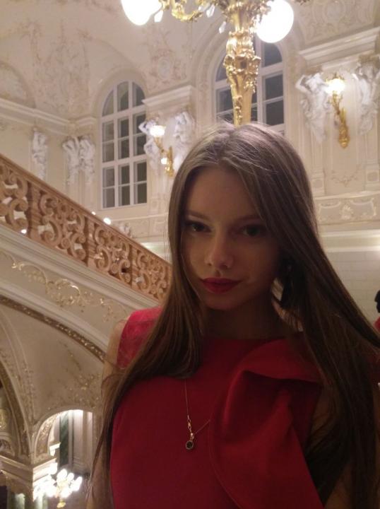 Webcam chat profile for Leeya: Ask about my Hobbies