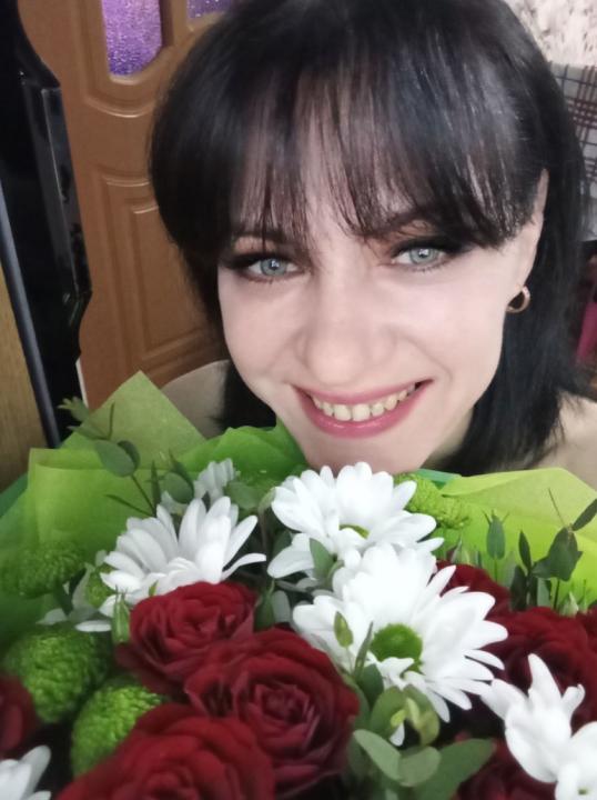 Webcam chat profile for QueenFrost: Ask about my Hobbies
