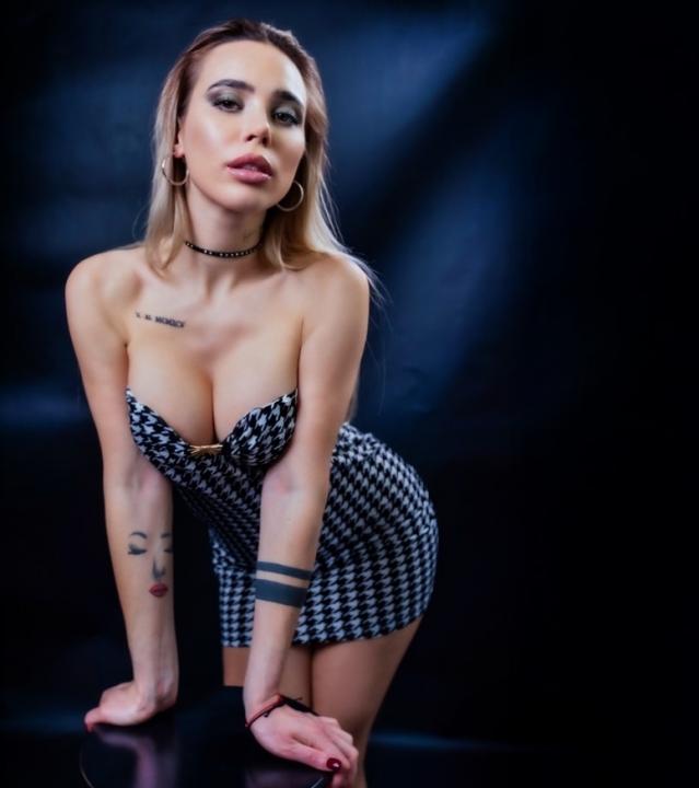 Webcam chat profile for TessaStarr: Dominatrix