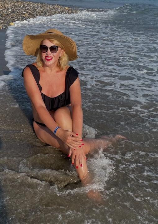 Webcam chat profile for MyAngelShy: Legs, feet & shoes