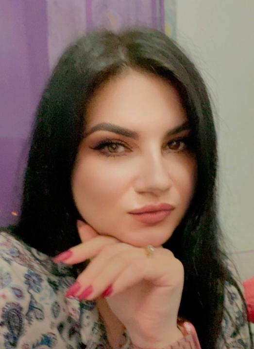 Webcam chat profile for ClassyVibes: Ask about my Hobbies
