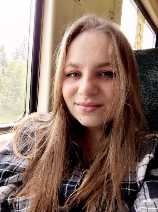 Webcam chat profile for LLusia: Ask about my Hobbies