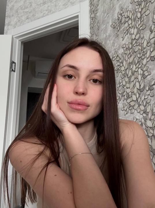 Webcam chat profile for Violet: Leather