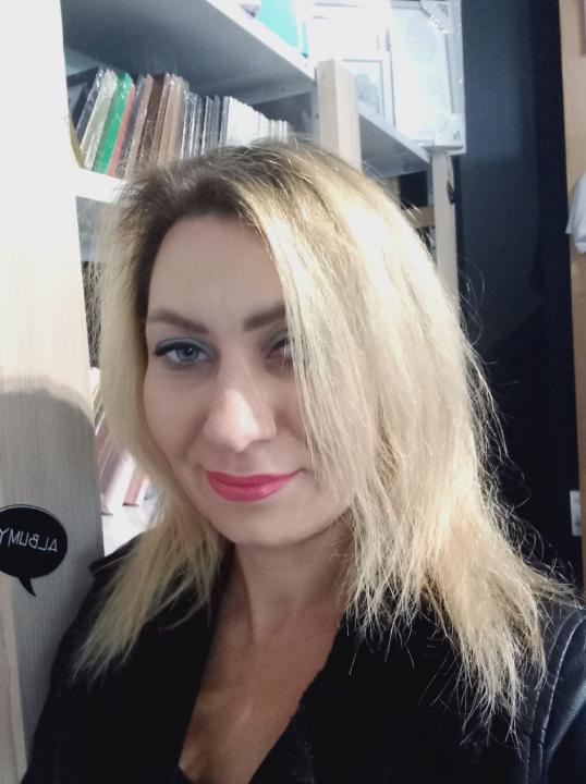 Webcam chat profile for BlondeOksi