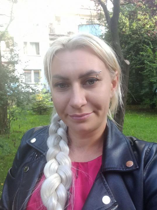 Webcam chat profile for BlondeOksi