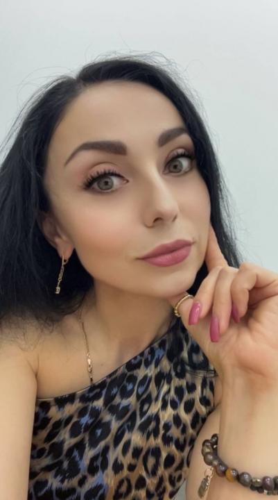 Webcam chat profile for Ve3ronica: Ask about my Hobbies