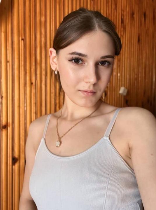 Webcam chat profile for Lintaniya: Ask about my other activities
