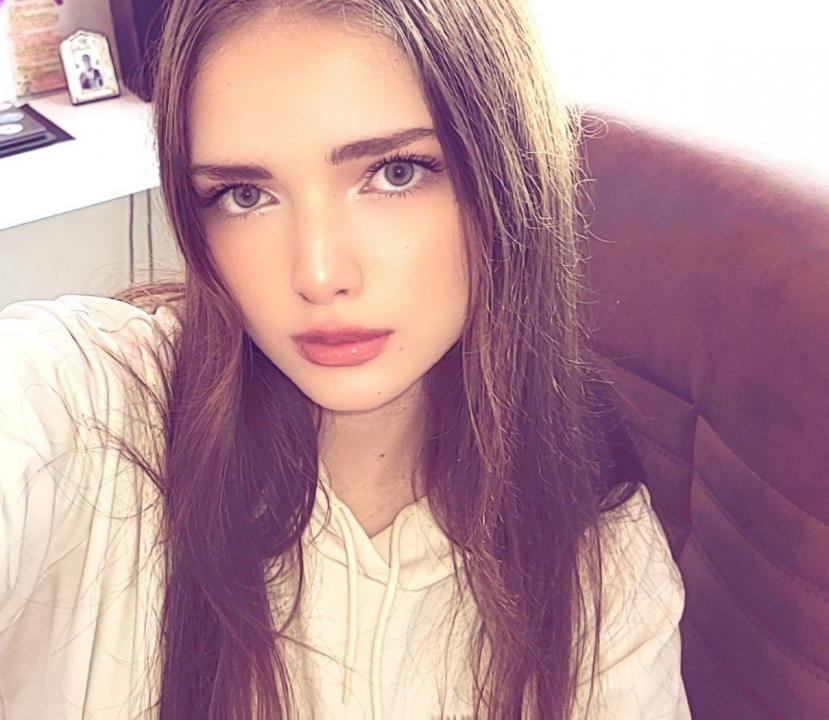 Webcam chat profile for SweetRinaKiss: Outfits