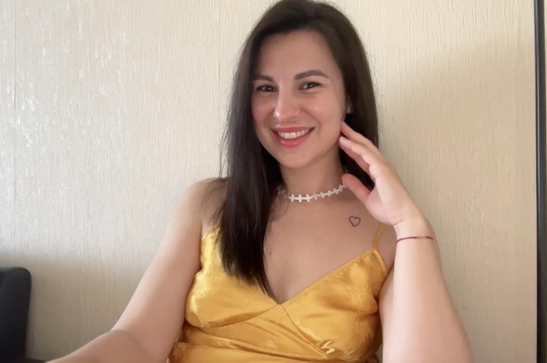 Webcam chat profile for Aliabelle: Leather