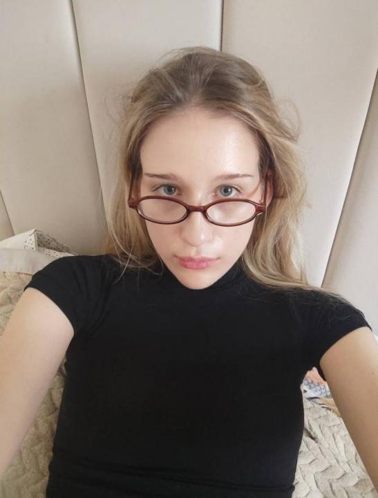 Webcam chat profile for SolomiiaA: Ask about my Hobbies
