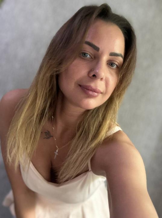 Webcam chat profile for SweetQ: Ask about my Hobbies
