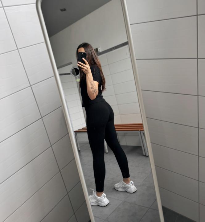 Webcam chat profile for SweetTi: Cooking