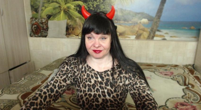 Webcam chat profile for Destinybbb: Bondage & discipline