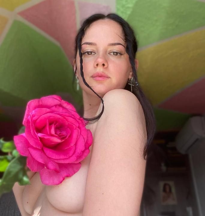 Webcam chat profile for EvaYourFlower: Ask about my other interests
