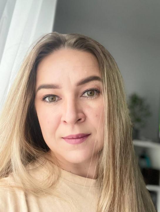 Webcam chat profile for LauraYou: Ask about my Hobbies