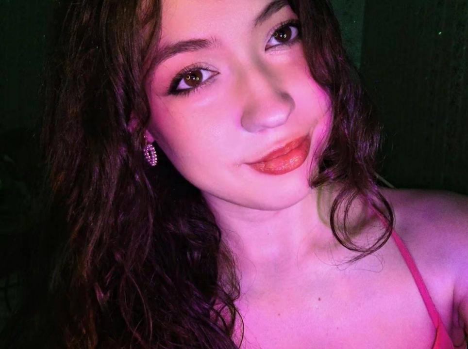 Webcam chat profile for Briarrose