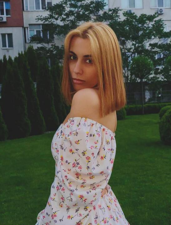 Webcam chat profile for ZoyaA: Ask about my Hobbies